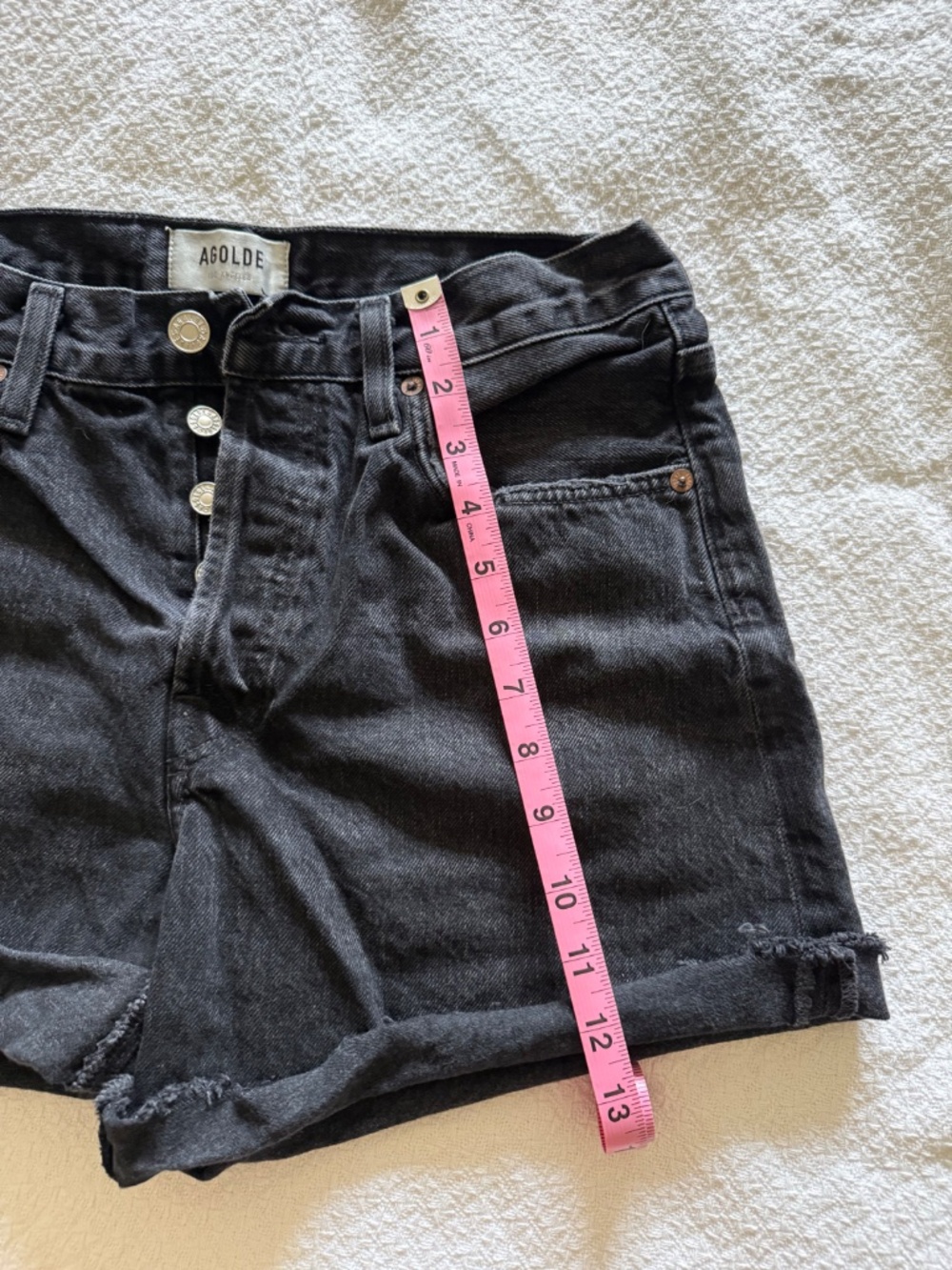 AGOLDE Long Cuffed Denim Shorts – Black – Size 27 - Picture 6 of 7